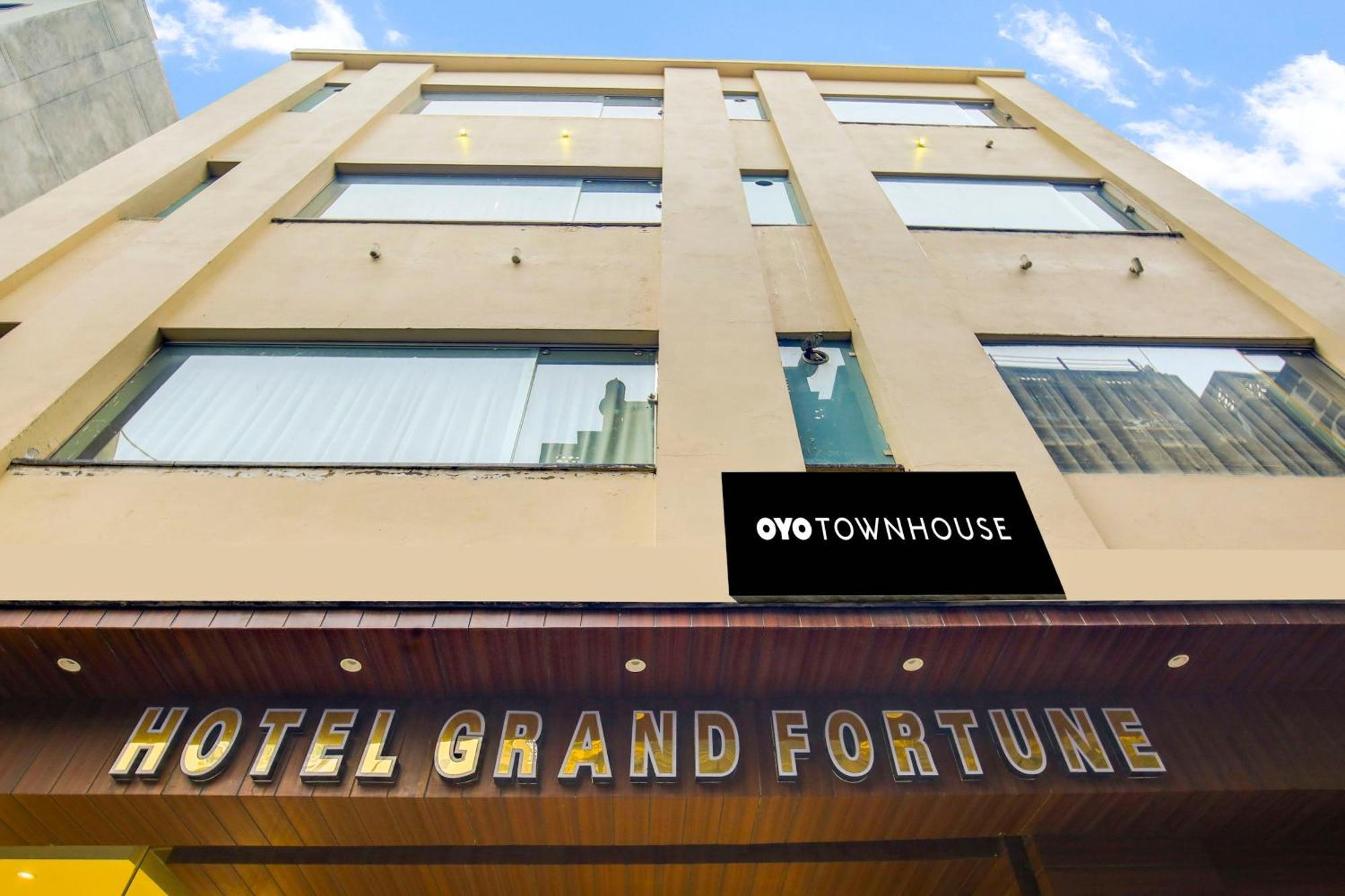 Super Townhouse Grand Fortune Amritsar Exteriér fotografie
